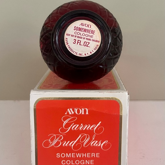 Avon Garnet Bud Vase - Picture 3 of 3